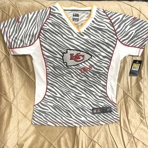New Kansas City Chiefs Women’s Jersey Size XXL (runs smaller than labeled)